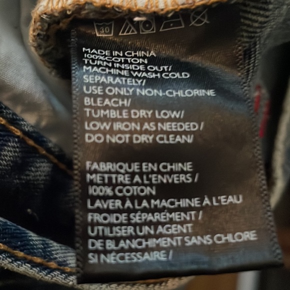 BDG. Urban Outfitters ripped jeans. Size 31. Used but very nice. High-rise. - Picture 9 of 9